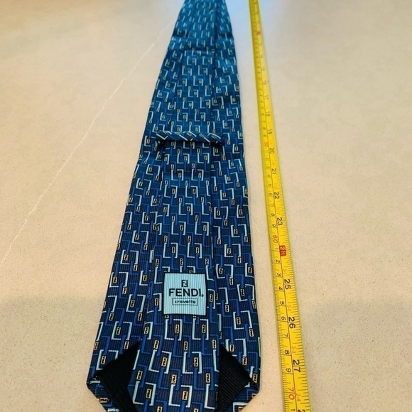 𝅺FENDI Silk Tie - Picture 5 of 16